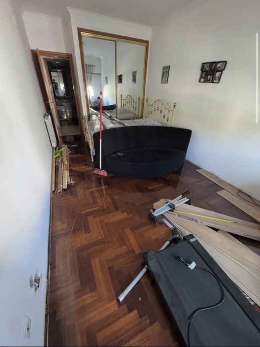 Faço trabalho de ladrilho e pladur