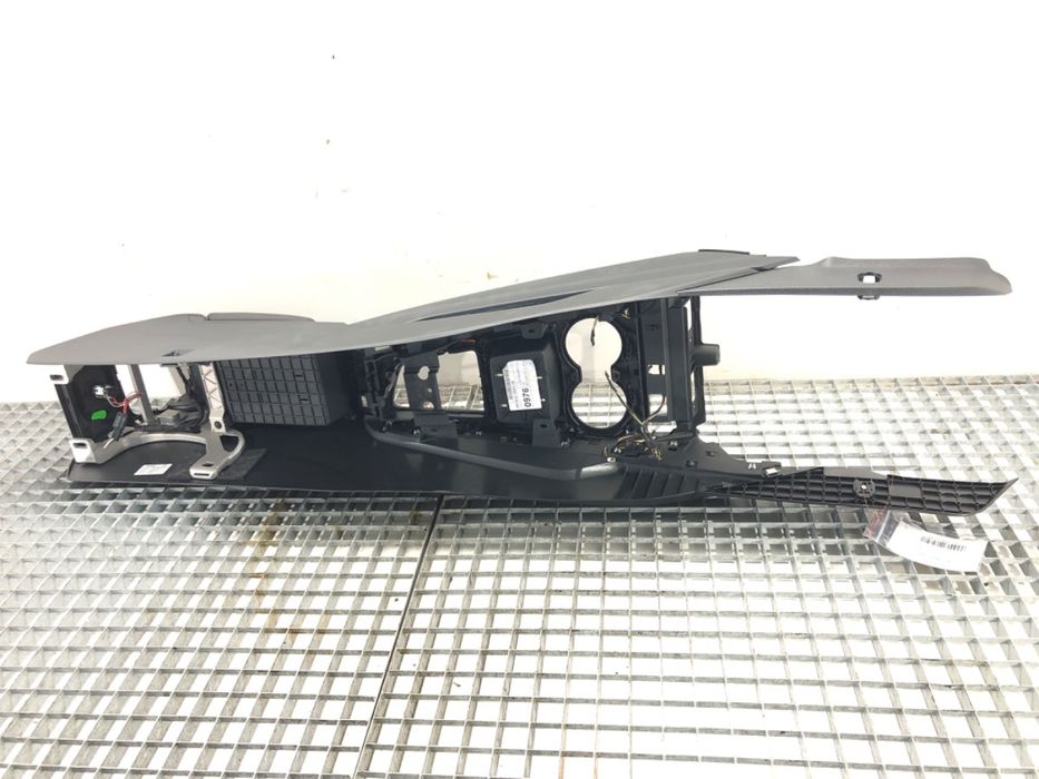 TUNEL ŚRODKOWY PODŁOKIETNIK AUDI A4 B9 Sedan/Limuzyna 8W1863241D