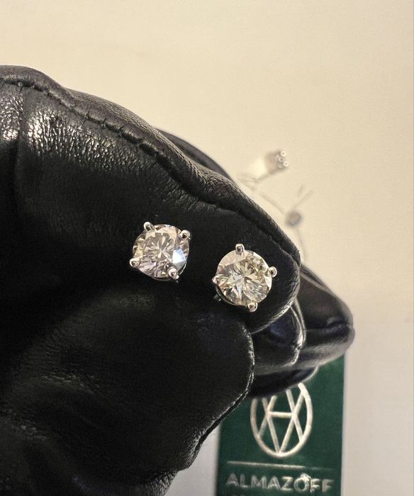 Золоті сережки на закрутках з діамантами 1.08 карат. Брилианты полукар