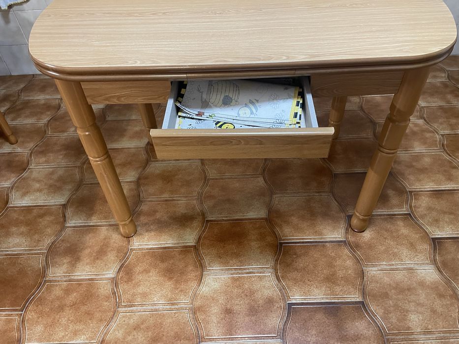 Mesa de madeira maciça64575348944897121