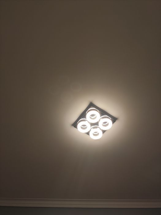 Candeeiro de tecto quadrado