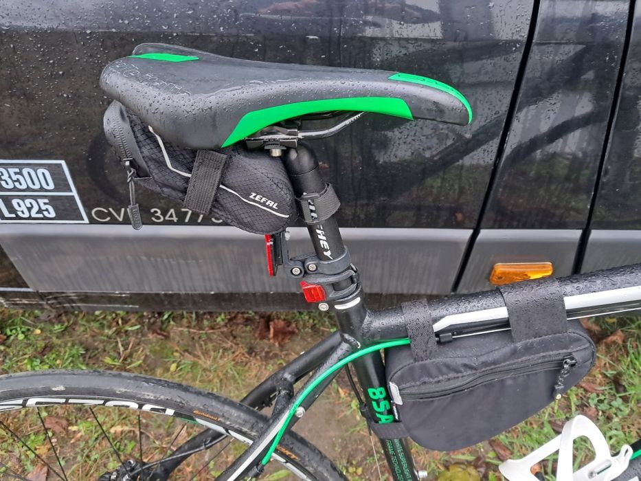 Rower White, hybryda.