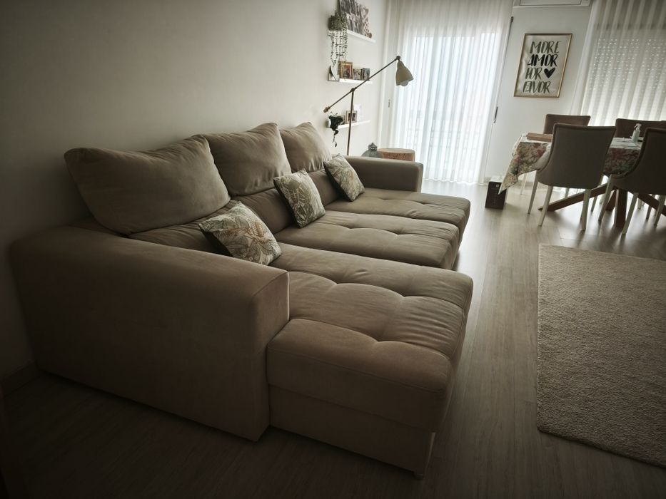 Sofá com chaise longue