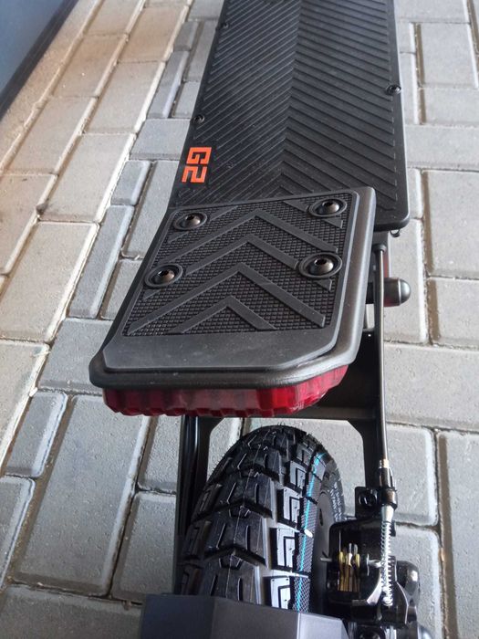 KUKIRIN G2 800W wersja 2025 max 45km/h, aku 48V 15,6Ah zasięg 55km