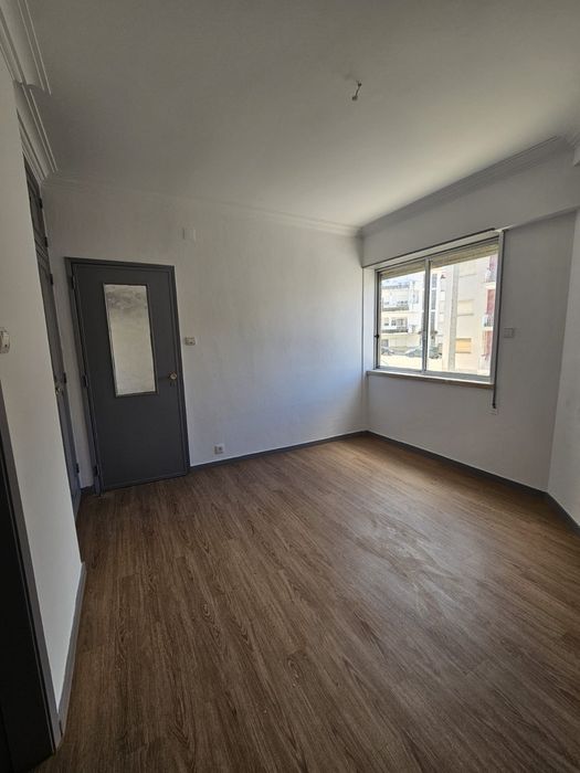 Apartamento T1 aluga-se Cascais