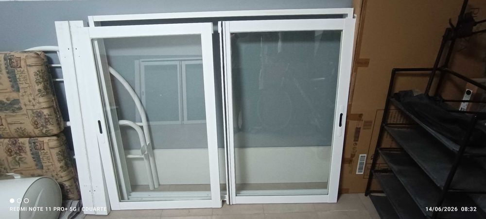 Vendo 2 Janelas em Alumínio, Lacada a Branco – Vidro Duplo (151x119)