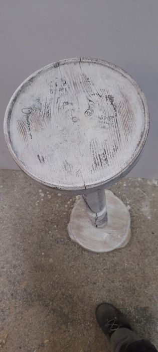 Kwietnik stojący drewniany toczony biały bielony stary po wojenny