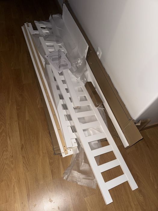 Cama Montessori Branca em caixa (90x190)