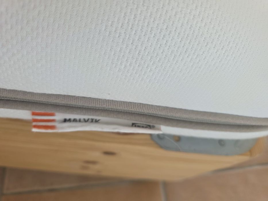 Cama ikea 90x200 com colchão