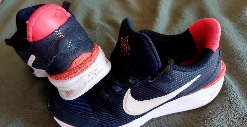 Buty Nike Roz. 35,5.   22.5cm