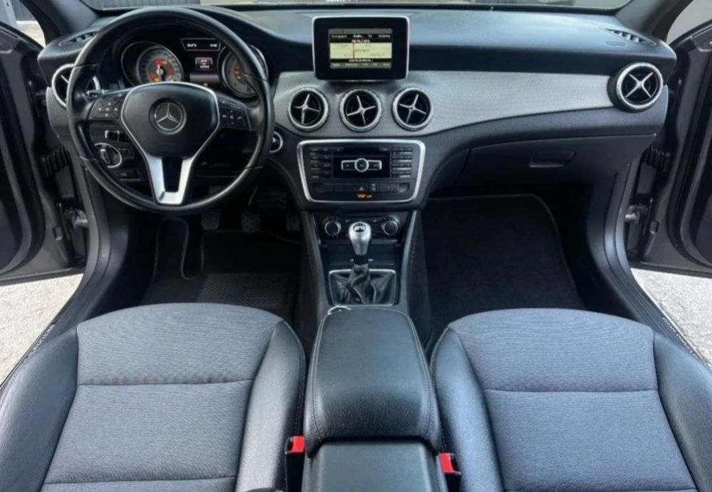 Mercedes Benz GLA 180 CDI Edition Style   2015 . 145 000km . DIESEL . SUV