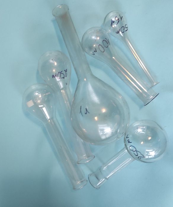 Лабораторная посуда.Колбы разные.