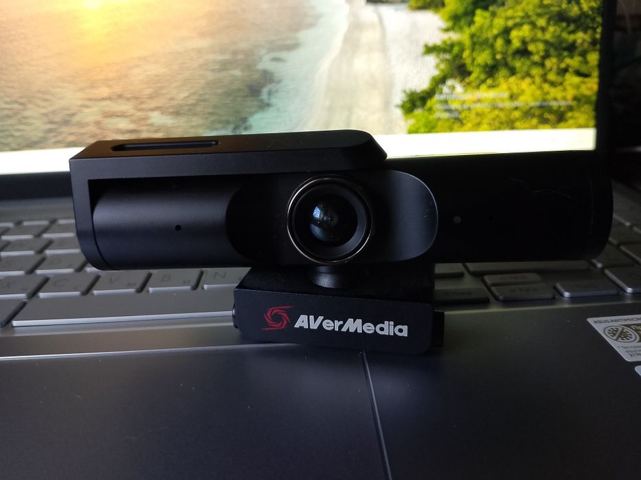 Неймовірно якісна веб-камера AVerMedia PW513 (4K Ultra HD)