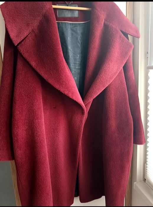 Czerwony oversizowy płaszcz Patrizia Aryton