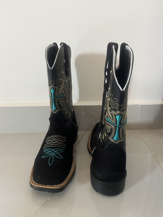 Bota texana vinda do Brasil