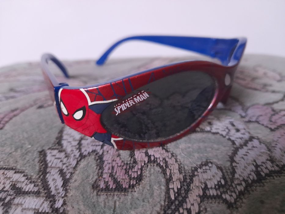 Okulary  przeciwsłoneczne  dziecięce  SPIDER-MAN .