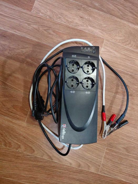 Инвертор ИБП Riello Plug Dialog 600, 12 - 220V,335W від аккумулятора