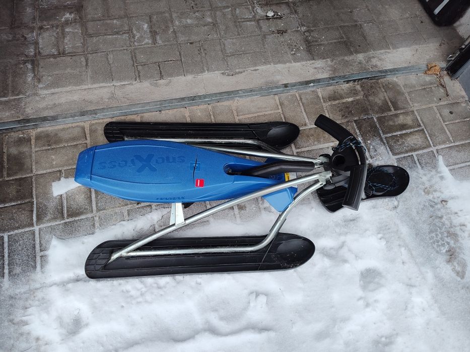 Nartosanki, skuter Hamax SnoXross