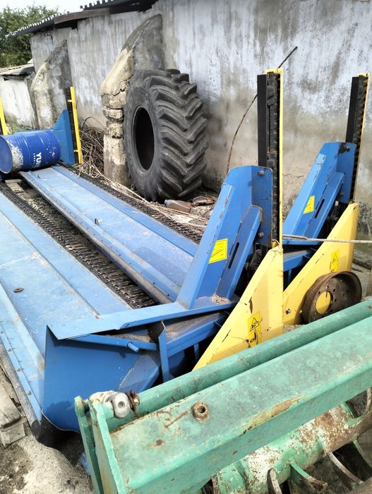 Приспособления для зборки рапса  ПЗР 6 .   В  наявності  дві  одиниці