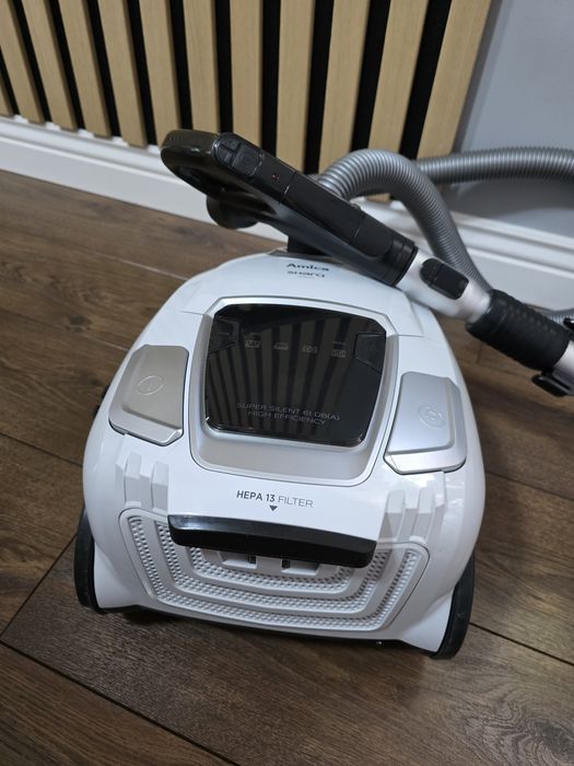 Odkurzacz workowy Amica Sharq VM 7011