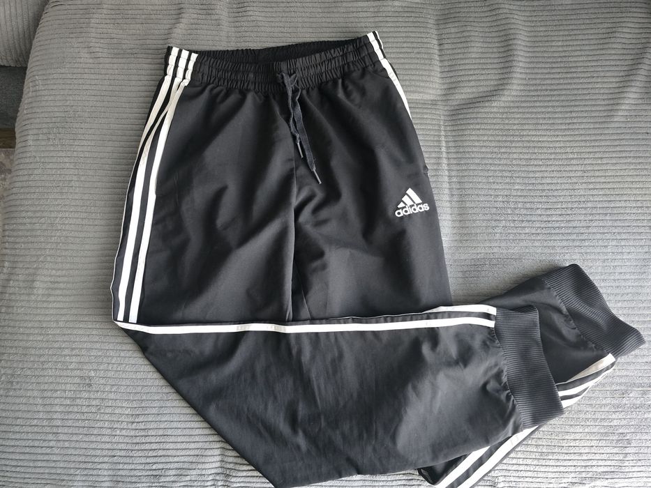 Spodnie dresowe adidas oryginalne nowe roz S