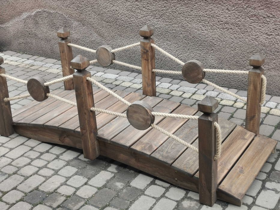 Mostek ogrodowy drewniany