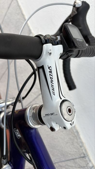 Bicicleta de estrada (quadro em carbono)