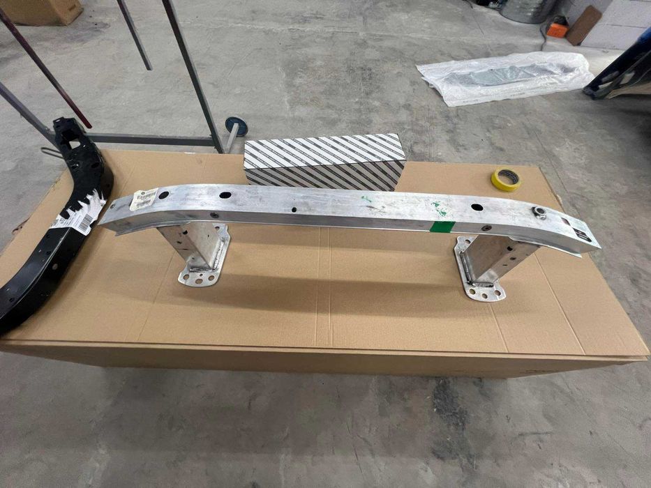 Підсилювач переднього бампера Alfa Romeo Stelvio 50538751 50549801: 16 ...
