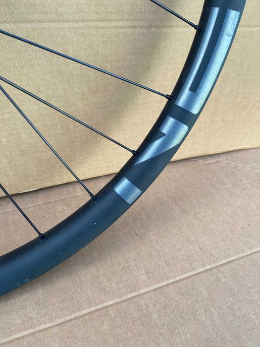 Tylne koło DT SWISS NewMen EG35 27,5'' Shimano 12s microspline [KŁ-8]