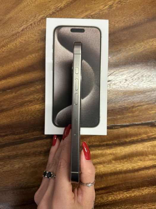 iPhone 15 Pro 256GB Natural Titanium