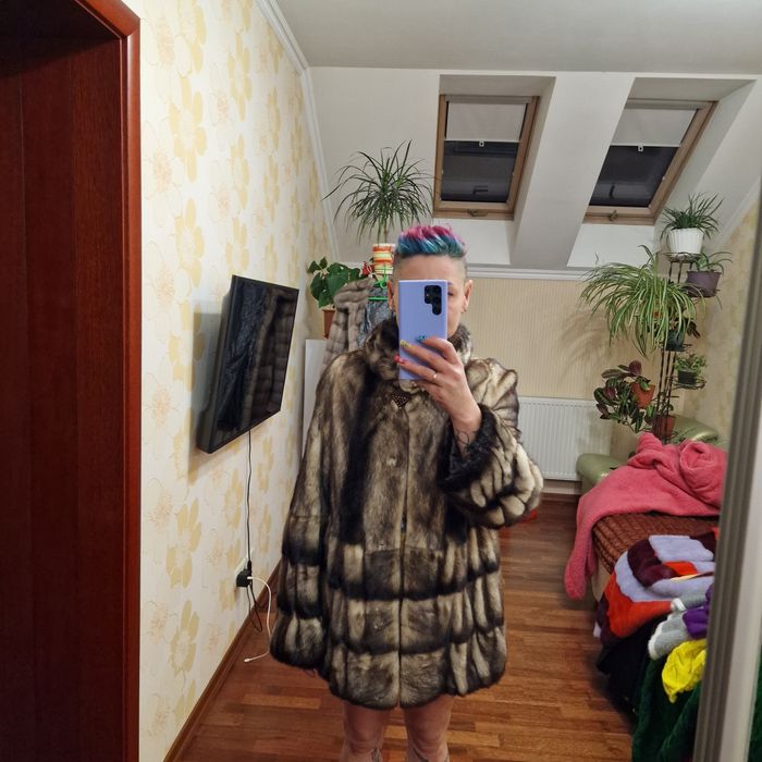 Норкова шубка,  дуже гарна