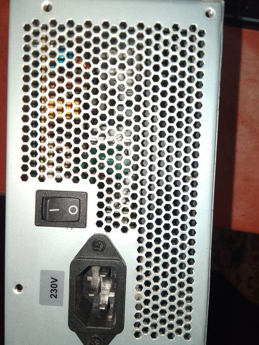 Блок живлення 500 ватів.