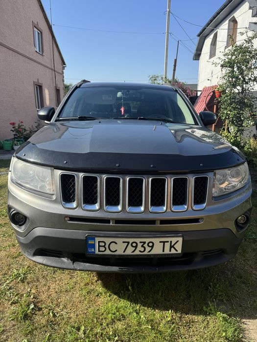 Машина Jeep compass