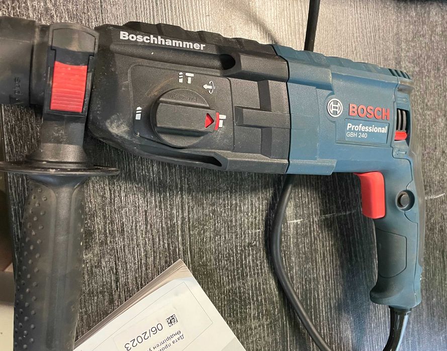 Młotowiertarka Bosch Professional GBH 240 + Uchwyt wiertarski | Stan BDB