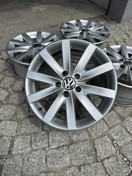 Felgi Aluminiowe 17 Volkswagen Bora Caddy Golf Sharan Octavia 5x112