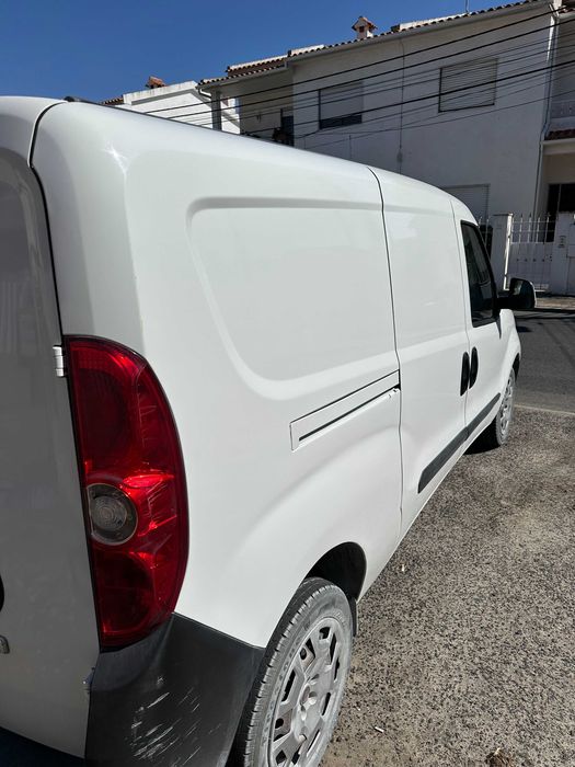 Veículo em excelente estado geral, muito prático para o dia a dia