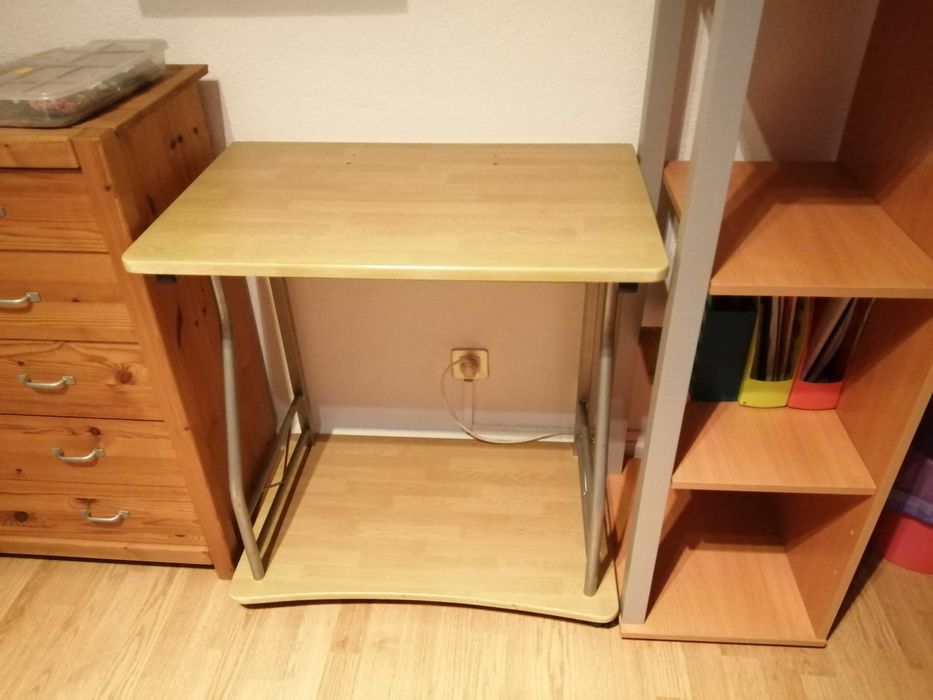 Secretária com algum uso