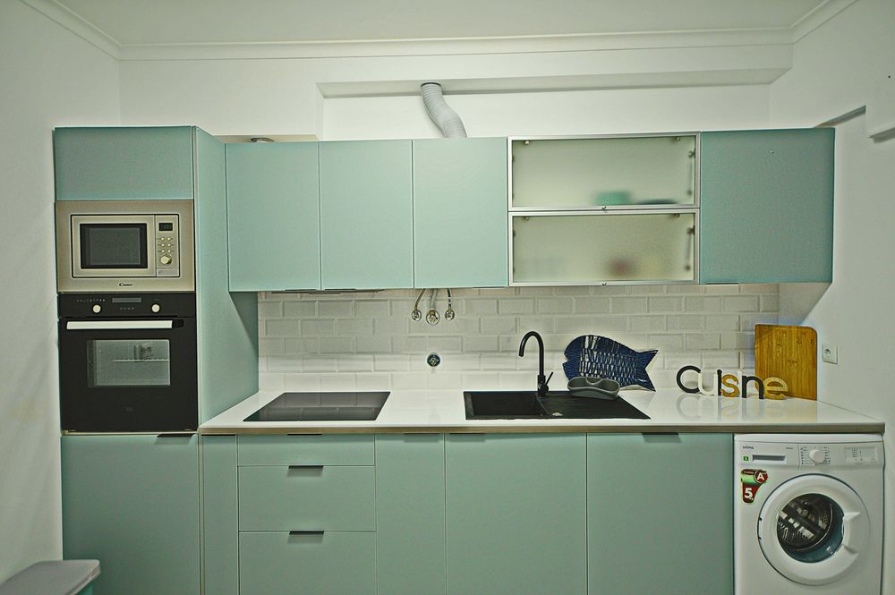 Sesimbra T2 com piscina,  1º linha com garagem mobilado