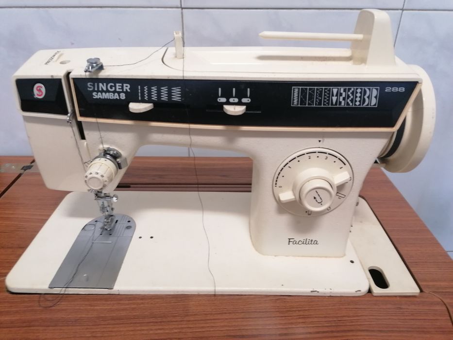 Máquina de costura elétrica automática Singer SAMBA 8