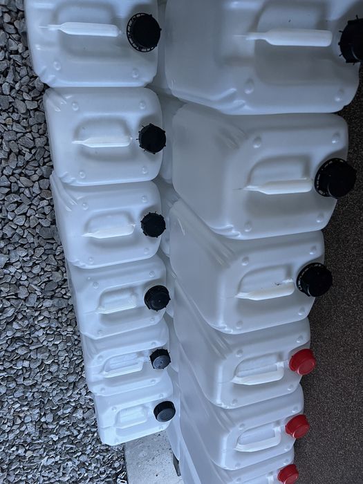 Kanister pojemnik baniak 10 l.  Czyste !