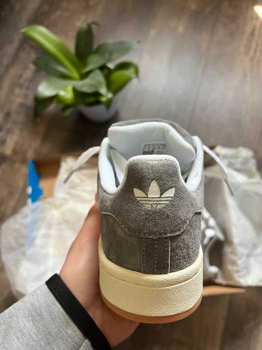 Buty sportowe adidas campus R.44