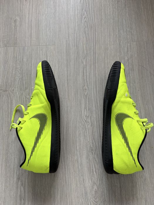 Sapato futsal Nike Mercurial