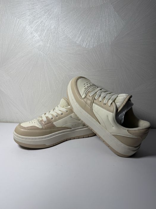 Кросівки ZARA у гарному стані