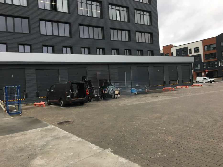 Оренда складських та виробничих площ на Подолі біля м Тараса Шевченко.