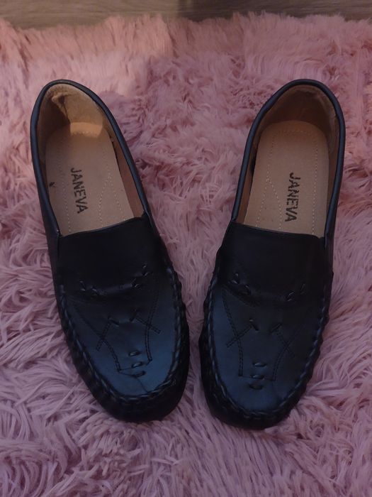 Mokasyny czarne damskie na lekkim obcasie rozmiar 38