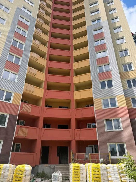 Продається 2 кімн квартира вул. Самійла Кішки 5 метро Іподром 7хв пішки