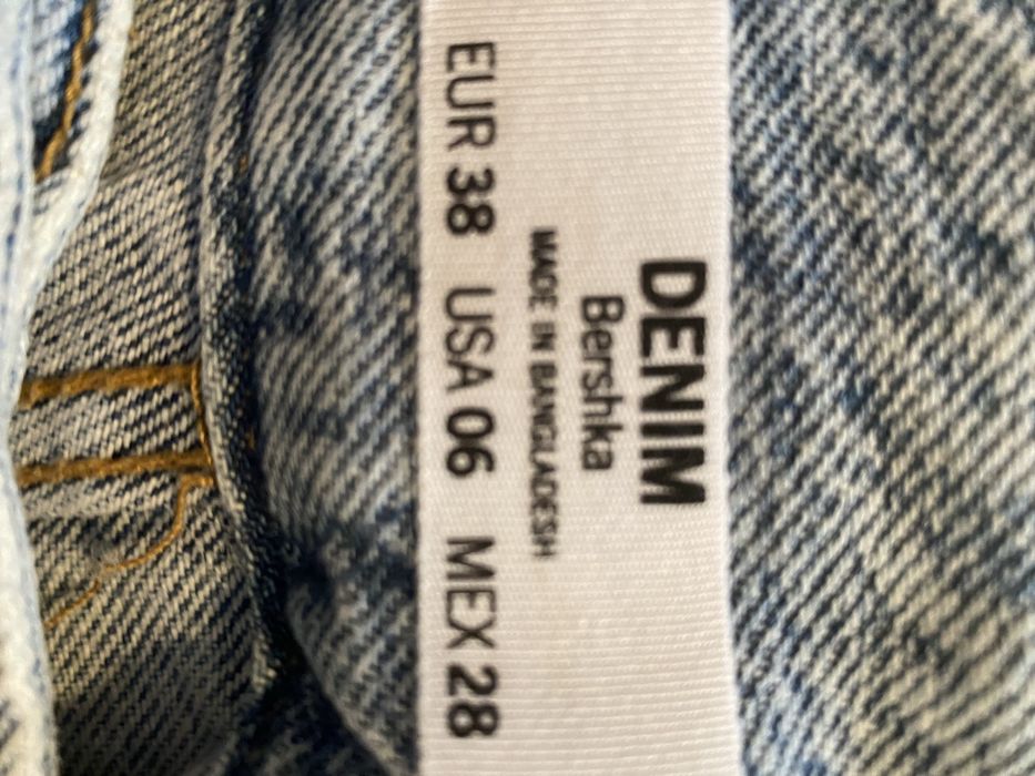 Продам женские джинсы Denim Bershka в отличном состоянии