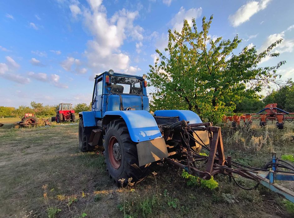 Трактор Т-150 у відмінному стані + навісне обладнання