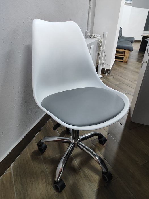 Продам меблі зі спортивної студії