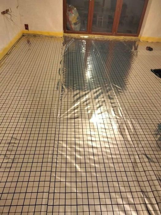 Wylewki posadzki anhydrytowe ogrzewanie podłogowe kanalizacja